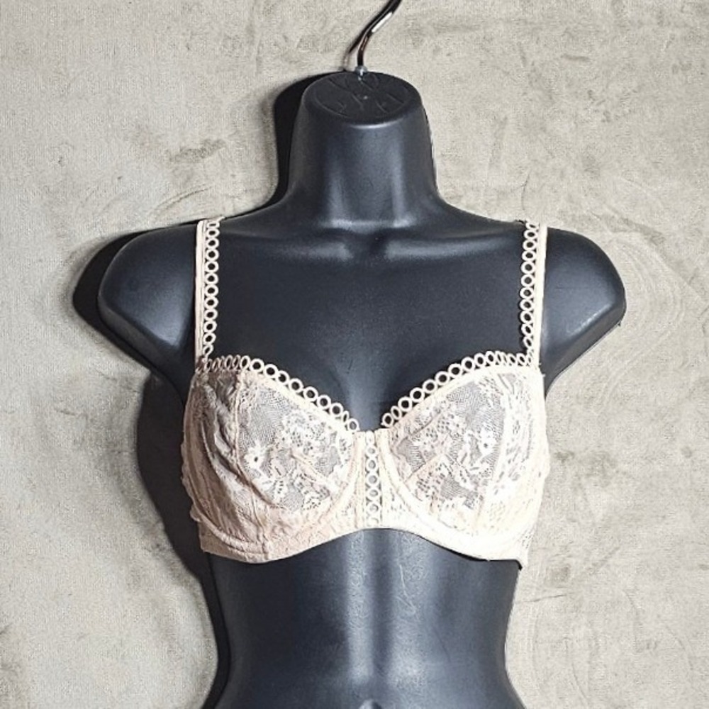 Victoria's Secret Dream Angels‎ Lace Demi Bra 32DD Champagne Shimmer Eyelet Trim